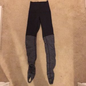 Lululemon wunder under stirrup pants size 2